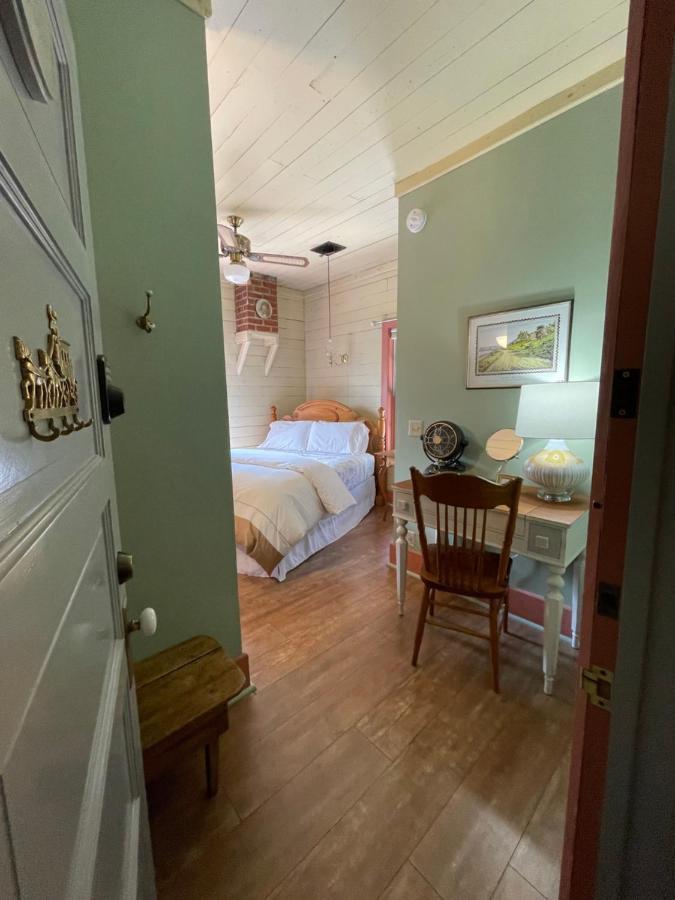 Carriage House Bed & Breakfast Winona Εξωτερικό φωτογραφία