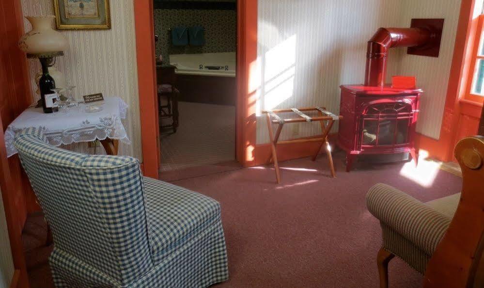 Carriage House Bed & Breakfast Winona Εξωτερικό φωτογραφία