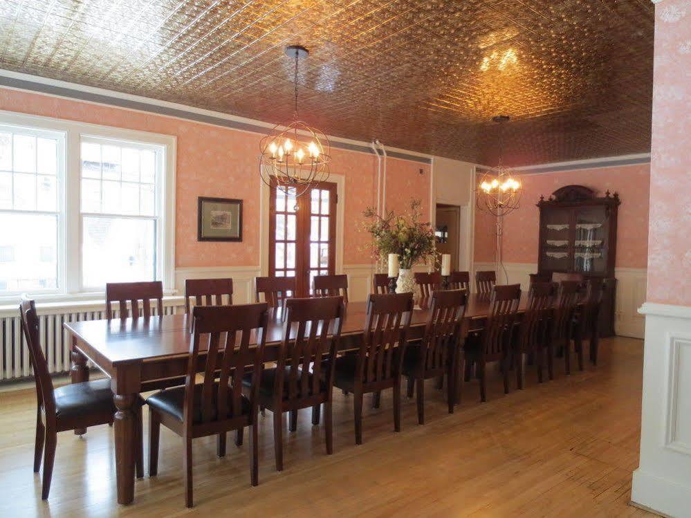 Carriage House Bed & Breakfast Winona Εξωτερικό φωτογραφία