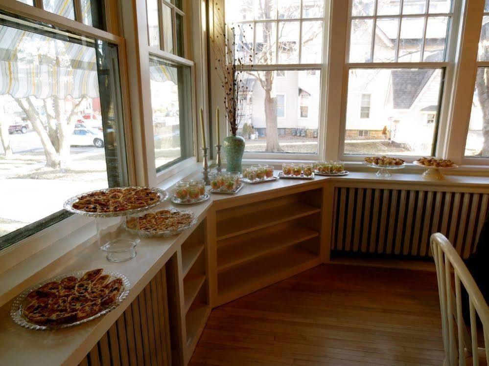 Carriage House Bed & Breakfast Winona Εξωτερικό φωτογραφία
